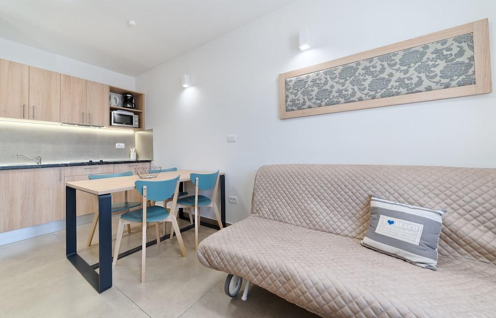 Apartment Medena Трогир Екстериор снимка